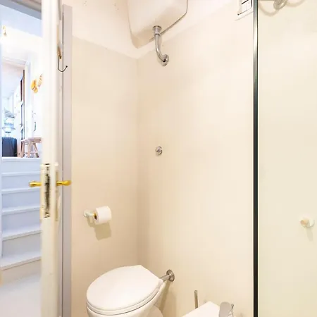Blue Sail Retreat - Vista Mare & Mini Cinema Apartment
